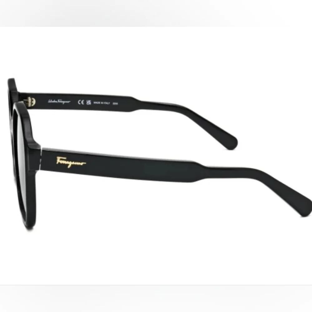 EUC Salvatore Ferragamo SF1069S Black Gancini Logo Sunglasses & Case!